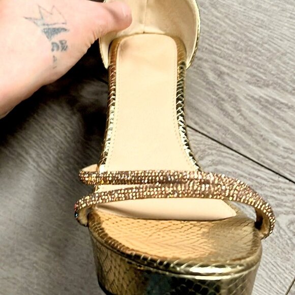 6.5 Gold Faux Snake Skin and Rhinestone Heals - Picture 4 of 5